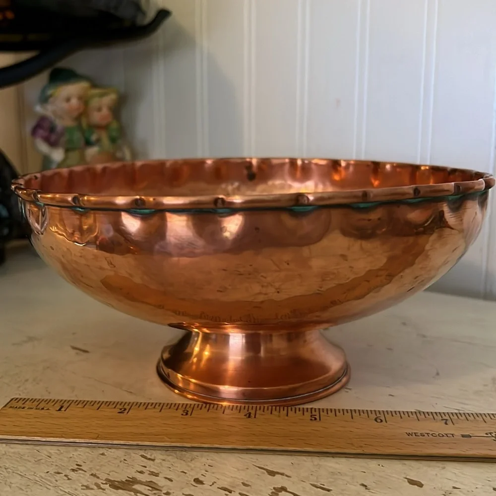 Vintage hammered copper fluted serving bowl 8” x 3.5”